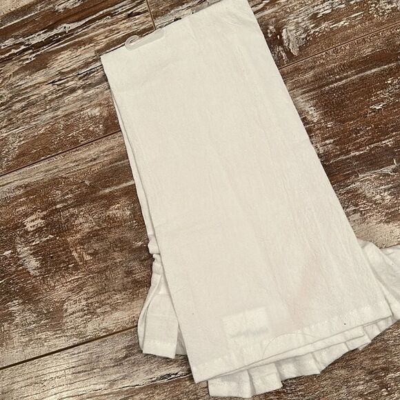 NWT Park Designs Farmhouse Squirrel Dish Towel Ruffle Bottom 🐿️ - Picture 5 of 5